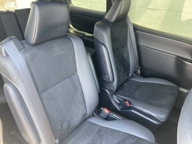 トヨタ ヴォクシー 1.8 ハイブリッド ZS 煌Ⅲの中古車