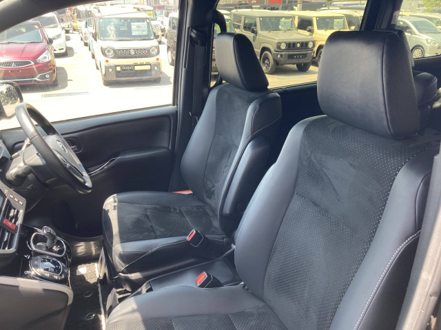 トヨタ ヴォクシー 1.8 ハイブリッド ZS 煌Ⅲの中古車