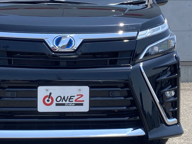 トヨタ ヴォクシー 1.8 ハイブリッド ZS 煌Ⅲの中古車