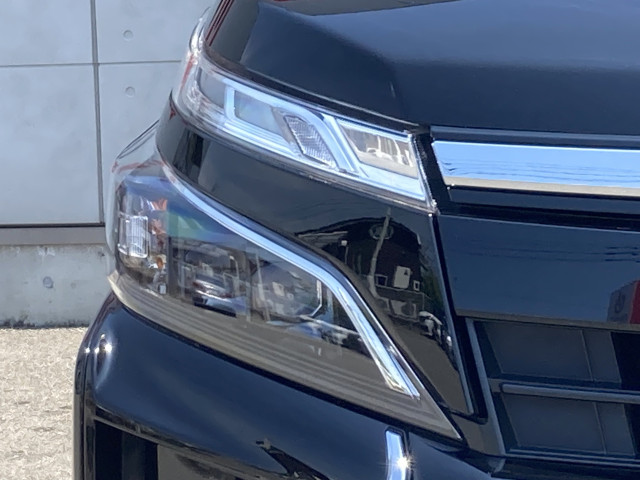 トヨタ ヴォクシー 1.8 ハイブリッド ZS 煌Ⅲの中古車