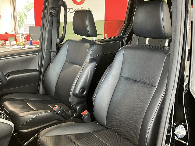 トヨタ エスクァイア 1.8 ハイブリッド Giの中古車