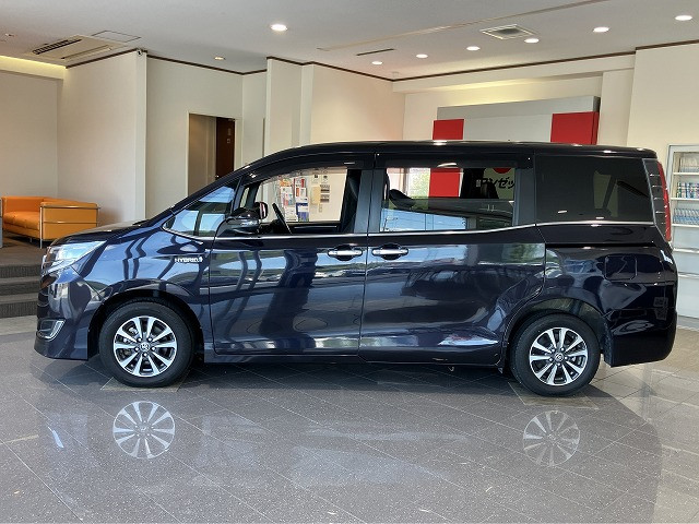 トヨタ エスクァイア 1.8 ハイブリッド Giの中古車