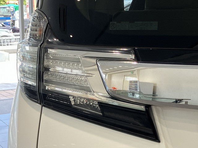 トヨタ ヴェルファイア 2.5 V 4WDの中古車