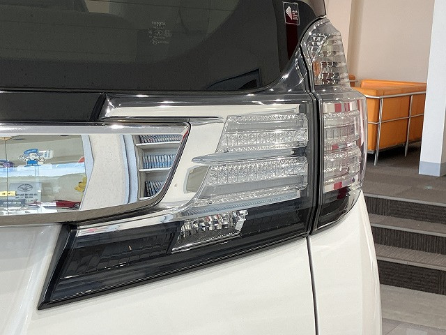 トヨタ ヴェルファイア 2.5 V 4WDの中古車
