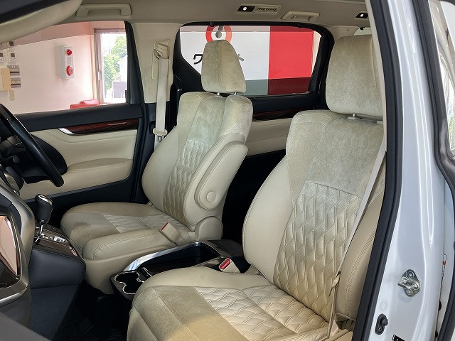 トヨタ ヴェルファイア 2.5 V 4WDの中古車