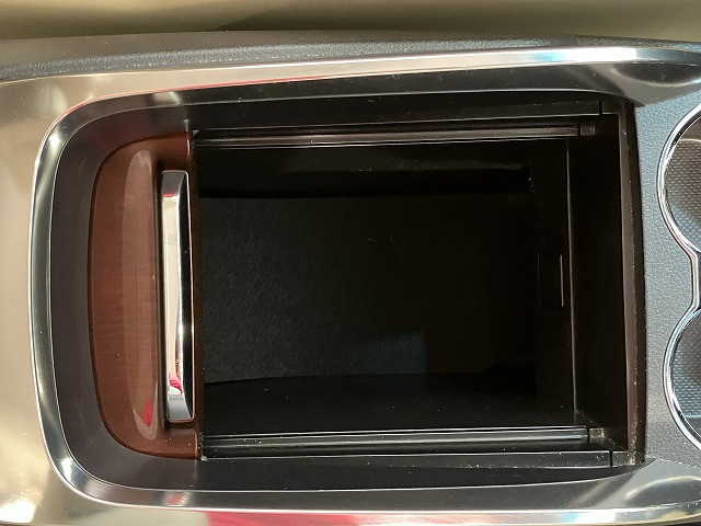 トヨタ ヴェルファイア 2.5 V 4WDの中古車