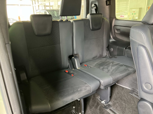トヨタ ヴォクシー 1.8 ハイブリッド ZS 煌Ⅲの中古車