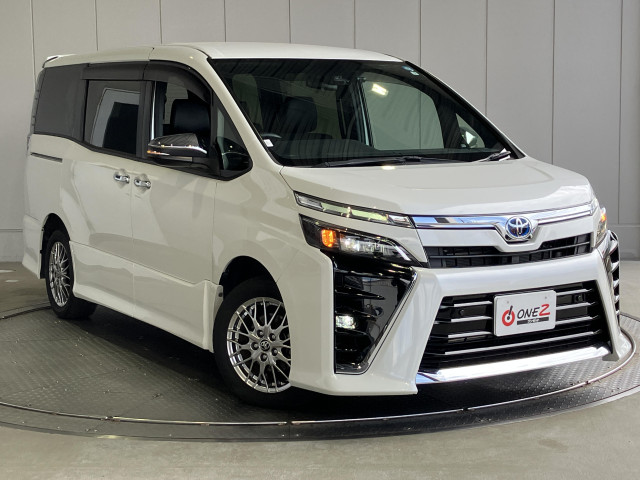 トヨタ ヴォクシー 1.8 ハイブリッド ZS 煌Ⅲの中古車