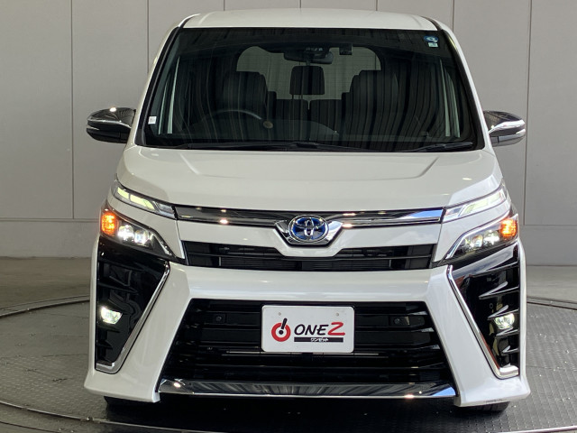 トヨタ ヴォクシー 1.8 ハイブリッド ZS 煌Ⅲの中古車
