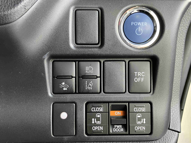 トヨタ ヴォクシー 1.8 ハイブリッド ZS 煌Ⅲの中古車