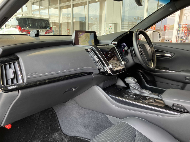 トヨタ クラウン ハイブリッド 2.5 Gの中古車