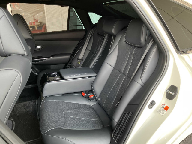 トヨタ クラウン ハイブリッド 2.5 Gの中古車