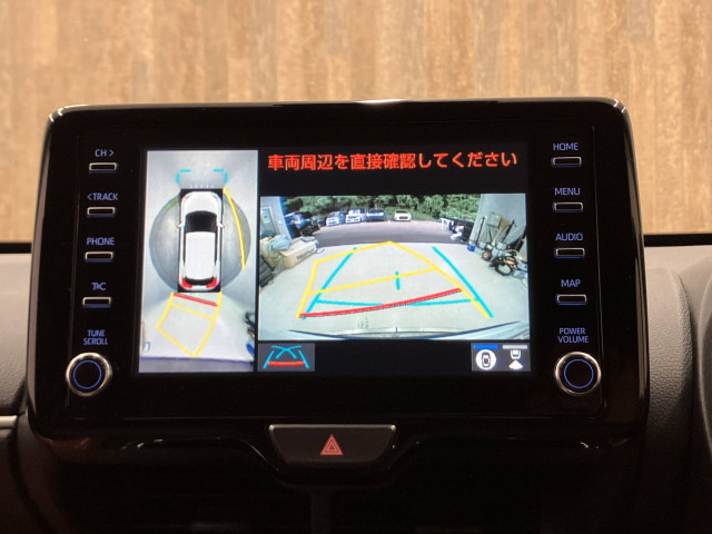 駐車時に後方がリアルタイム映像で確認できます。大型商業施設や立体駐車場での駐車時、夜間のバック時に大活躍です！運転スキルに関わらず、今や必須となった装備のひとつ！