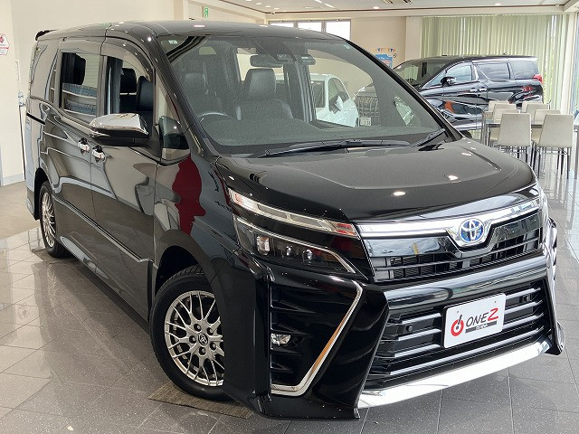 トヨタ ヴォクシー 1.8 ハイブリッド ZS 煌Ⅲの中古車