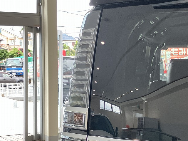トヨタ ヴォクシー 1.8 ハイブリッド ZS 煌Ⅲの中古車