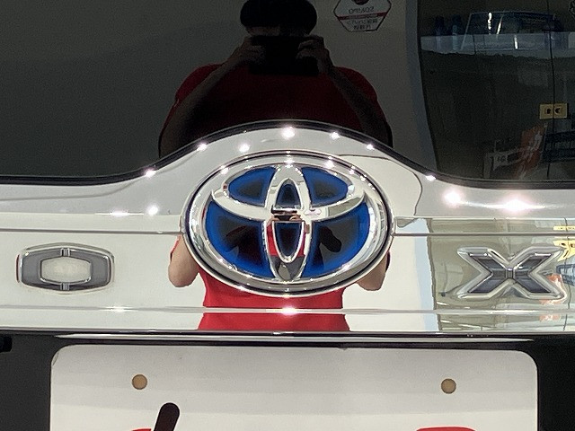 トヨタ ヴォクシー 1.8 ハイブリッド ZS 煌Ⅲの中古車