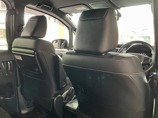 トヨタ ヴォクシー 1.8 ハイブリッド ZS 煌Ⅲの中古車