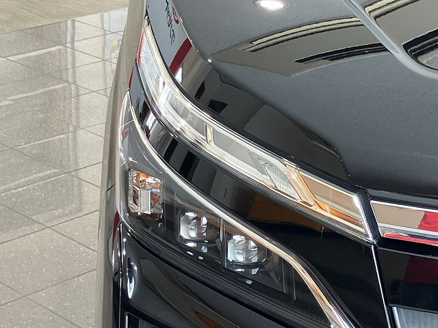 トヨタ ヴォクシー 1.8 ハイブリッド ZS 煌Ⅲの中古車