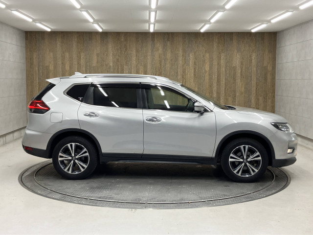 日産 エクストレイル 2.0 20Xi 2列車 4WDの中古車