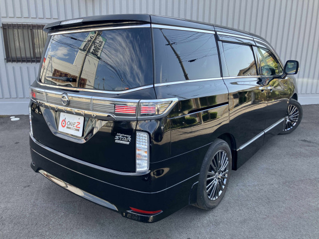 当社の在庫は、全車第三者機関の査定を通った車両ですので、状態に関しましては確かな一台を御案内致しております。