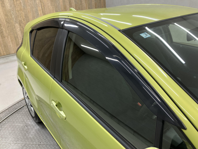 トヨタ アクア 1.5 Lの中古車