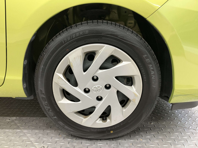 トヨタ アクア 1.5 Lの中古車