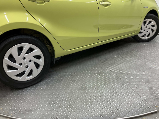 トヨタ アクア 1.5 Lの中古車