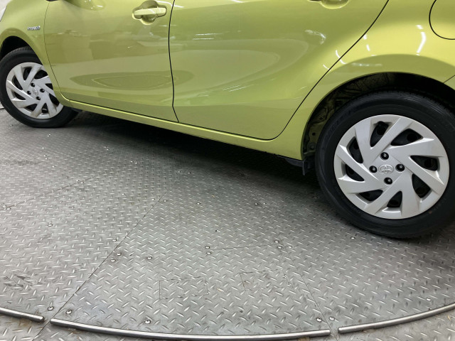 トヨタ アクア 1.5 Lの中古車