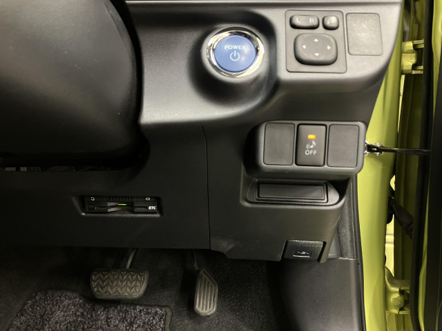 トヨタ アクア 1.5 Lの中古車