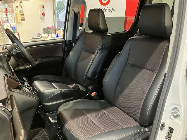 トヨタ エスクァイア 1.8 ハイブリッド Giの中古車