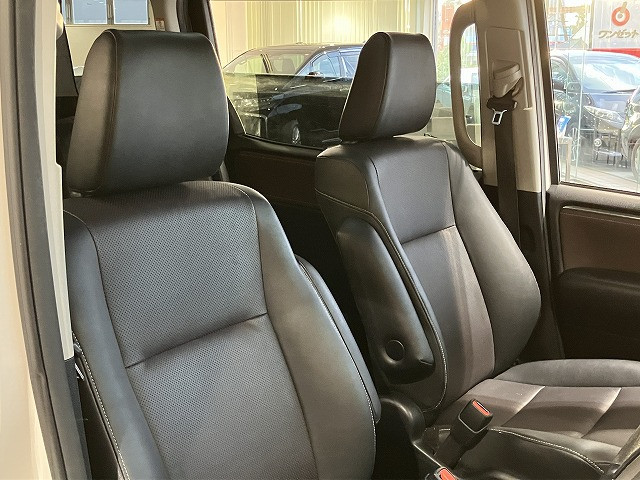 トヨタ エスクァイア 1.8 ハイブリッド Giの中古車
