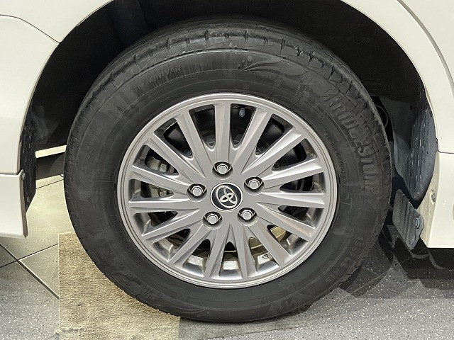 トヨタ エスクァイア 1.8 ハイブリッド Giの中古車