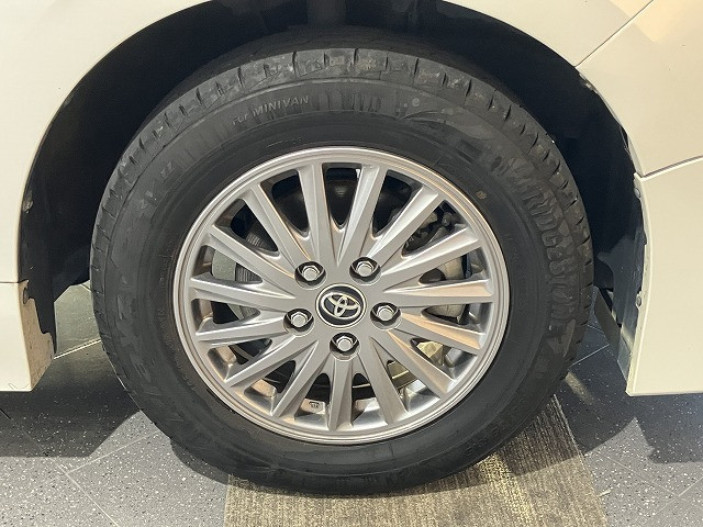 トヨタ エスクァイア 1.8 ハイブリッド Giの中古車