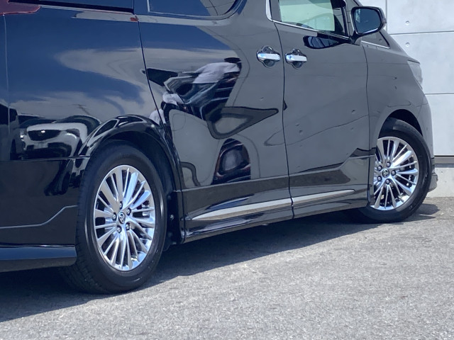 トヨタ アルファード ハイブリッド 2.5 S タイプゴールドⅢ E-Four 4WDの中古車