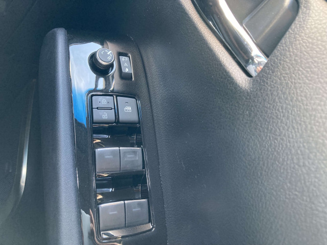 トヨタ アルファード ハイブリッド 2.5 S タイプゴールドⅢ E-Four 4WDの中古車