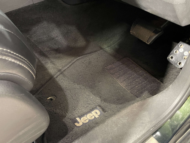 ジープ チェロキー リミテッド 4WDの中古車