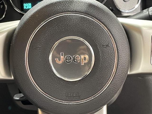 ジープ チェロキー リミテッド 4WDの中古車