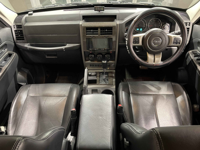 ジープ チェロキー リミテッド 4WDの中古車