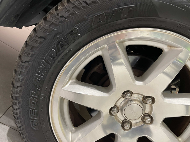 ジープ チェロキー リミテッド 4WDの中古車
