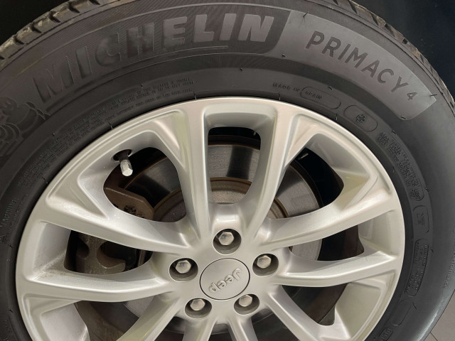 ジープ グランドチェロキー ロンジチュード ローンチエディション 4WDの中古車