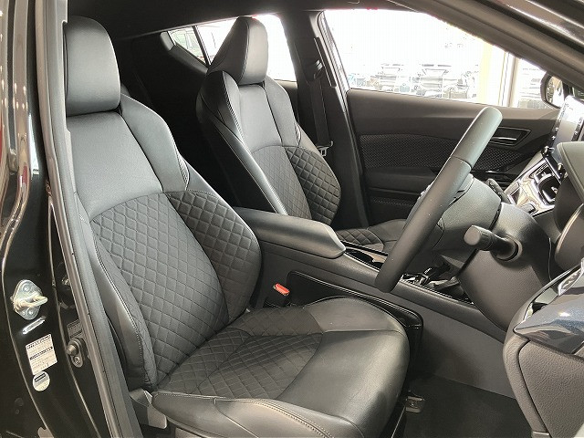 トヨタ C-HR ハイブリッド 1.8 G モード ネロ セーフティ プラスⅡの中古車