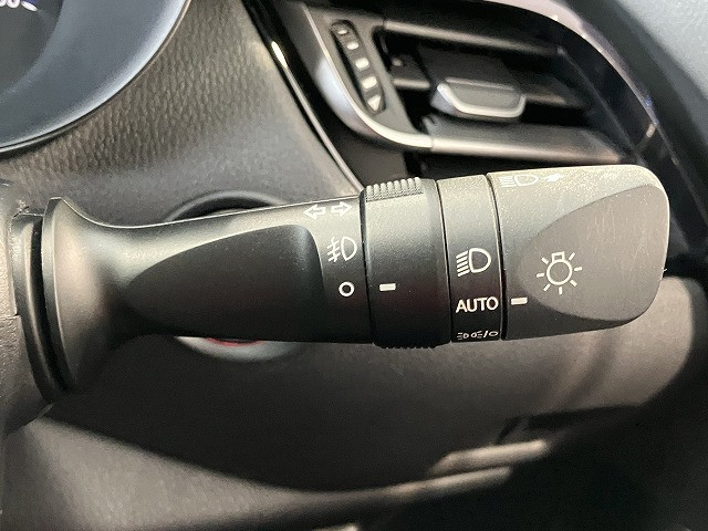 トヨタ C-HR ハイブリッド 1.8 G モード ネロ セーフティ プラスⅡの中古車