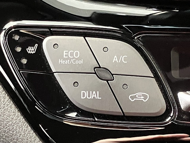 トヨタ C-HR ハイブリッド 1.8 G モード ネロ セーフティ プラスⅡの中古車