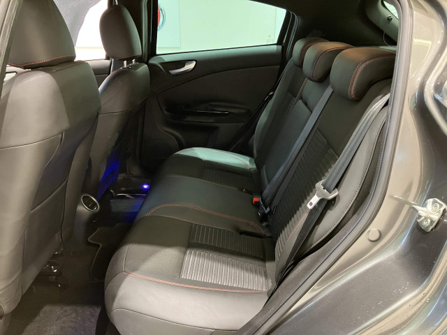 アルファロメオ ジュリエッタ コンペティツォーネ ホワイトエディションの中古車