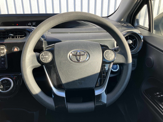 トヨタ アクア 1.5 S スタイルブラックの中古車