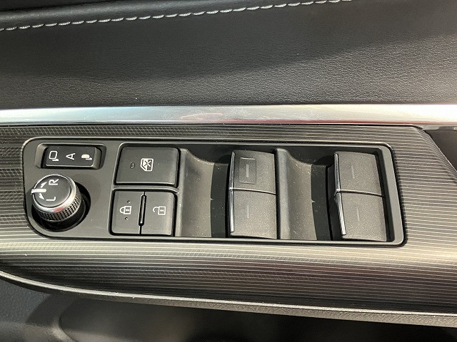 トヨタ ハリアー 2.0 Z レザーパッケージ 4WDの中古車