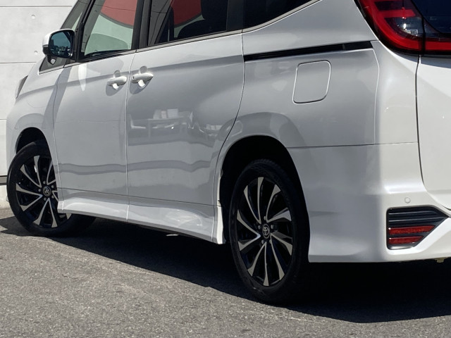 トヨタ ノア 2.0 S-Zの中古車