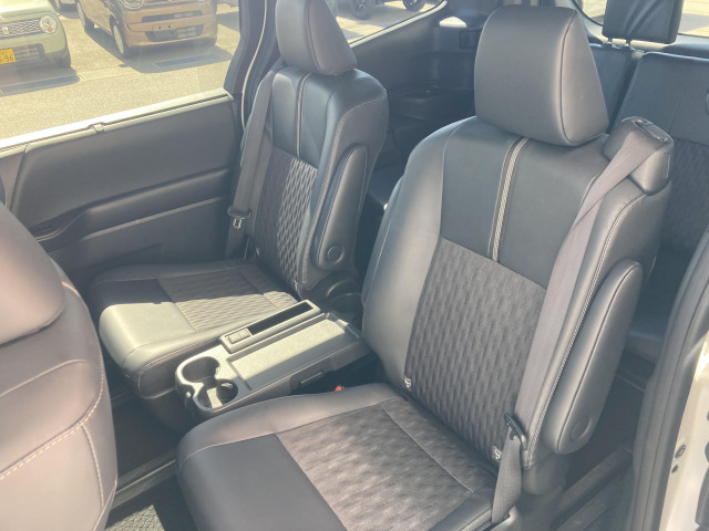 トヨタ ノア 2.0 S-Zの中古車
