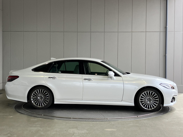 トヨタ クラウンハイブリッド ハイブリッド 2.5 Gの中古車