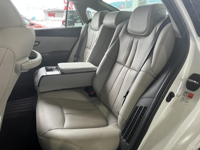 トヨタ クラウンハイブリッド ハイブリッド 2.5 Gの中古車